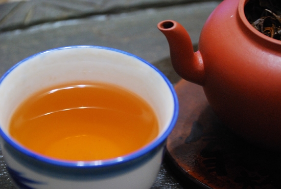 东方美人茶-峨眉茶行-茶汤